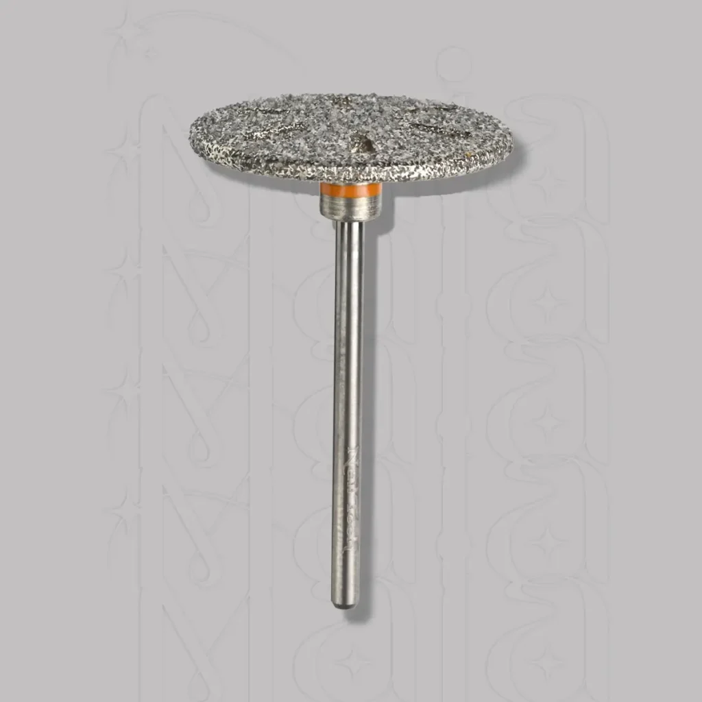 402-8606010-Zahnut-brusn-kotou-25-mm-kapka-s-6-otvory