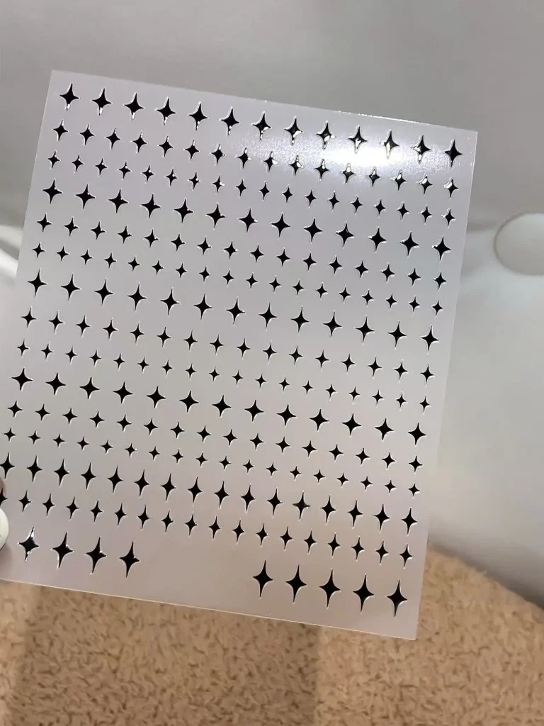 2568-maia00090-Samolepky-na-nehty-ern-hv-zdy-