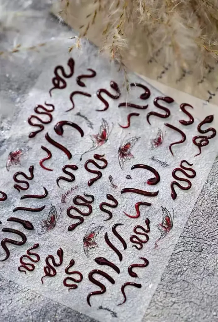 2576-maia00098-Samolepky-na-nehty-Had-elegance-